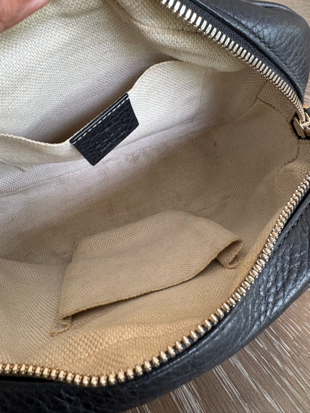 Gucci Black Soho Pebbled Leather Crossbody with Tassel - Picture 4 of 7